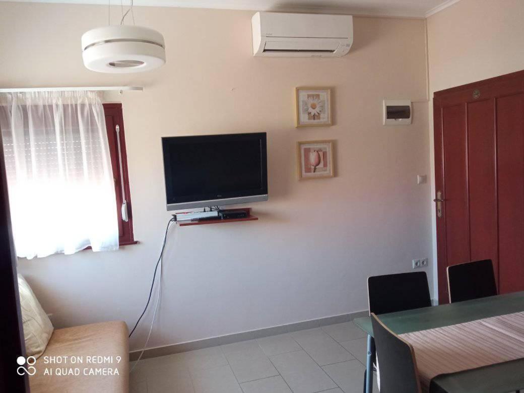 Besenyei Apartman Sarvar Bagian luar foto